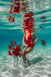 Elia-Kuhn-Photographe-2023-_Underwater-clothilde_bd-26
